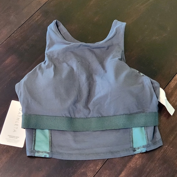 NWT Athleta Conscious Crop Serene Size Medium D-DD - Picture 4 of 11
